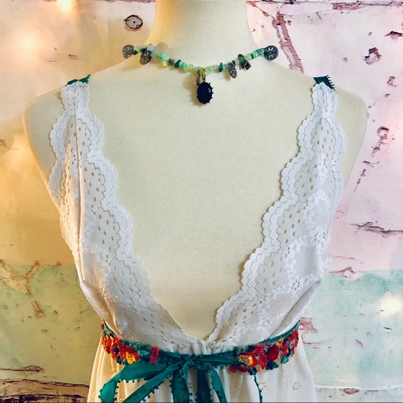 VINTAGE EYELET EMBELLISHED MAXI - Picture 5 of 8